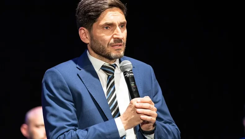Los pre candidatos del Gob. Maximiliano Pullaro borran de las redes comentarios negativos